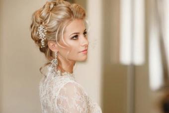 Топ свадебных причесок на средние волосы Классические свадебные прически